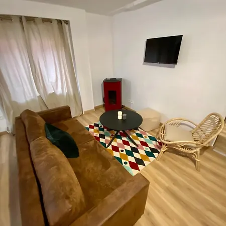 Au Bord De La Sarthe - 6 Personnes Semesterbostad Fillé